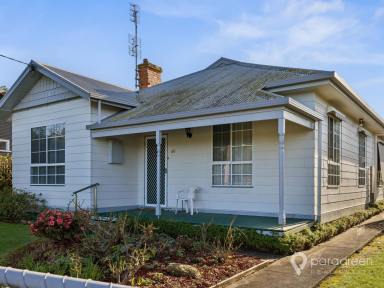 House For Sale - VIC - Toora - 3962 - Family Home with Views of Corner Inlet and Wilsons Promontory  (Image 2)