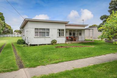 House For Sale - VIC - Apollo Bay - 3233 - Original beach-side home on 1,274sqm — steps to the Apollo Bay foreshore  (Image 2)