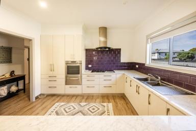 House For Sale - NSW - Grafton - 2460 - RENOVATED, RELAXED & READY TO ENTERTAIN  (Image 2)