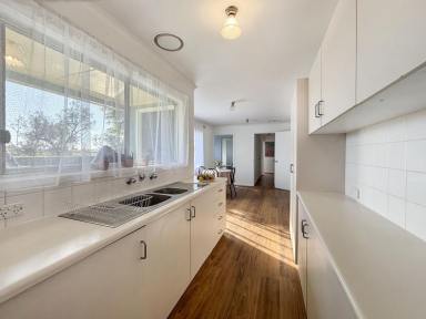 House For Sale - VIC - Red Cliffs - 3496 - Neat as a Pin!  (Image 2)