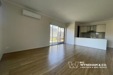 House For Lease - VIC - Metung - 3904 - Modern Family Living in the Heart of Metung  (Image 2)