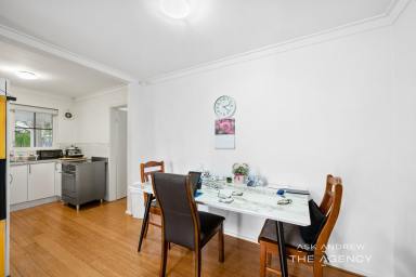 House For Sale - WA - Booragoon - 6154 - PEACEFUL GROUND FLOOR LAKESIDE LIVING  (Image 2)