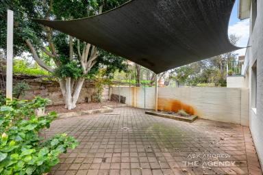 House For Sale - WA - Booragoon - 6154 - PEACEFUL GROUND FLOOR LAKESIDE LIVING  (Image 2)