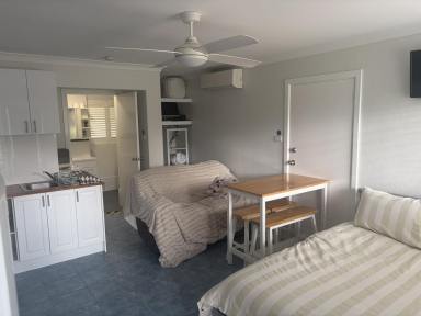 House For Lease - NSW - Tamworth - 2340 - FURNISHED STUDIO FLAT OVERLOOKING GOLF COURSE  (Image 2)
