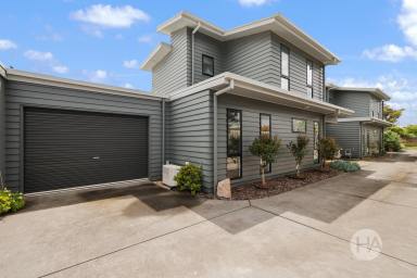 Townhouse For Sale - VIC - San Remo - 3925 - LOW MAINTENANCE COASTAL LIVING with BEACHSIDE CONVENIENCE. (Image 2)