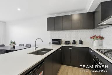 House For Sale - WA - Bennett Springs - 6063 - URBAN CHIC LIVING IN ILLUMA ESTATE  (Image 2)