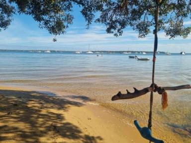 House For Sale - QLD - Macleay Island - 4184 - 2 bedroom home near water access (Image 2)
