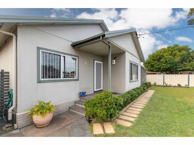 House For Lease - NSW - Tuncurry - 2428 - THREE BEDROOM HOUSE  (Image 2)