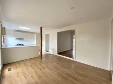Duplex/Semi-detached Leased - VIC - Tullamarine - 3043 - Family Friendly Home with Front & Rear Yards (Image 2)