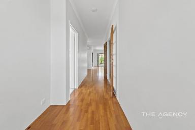 House For Sale - WA - Glenfield - 6532 - NOW SELLING - MASSIVE FAMILY HOME - 1023m2 + OCEAN VIEWS + SHED  (Image 2)