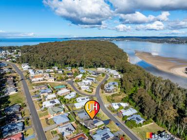 House For Sale - NSW - Long Beach - 2536 - Room to Live, Work and Store It All (Image 2)