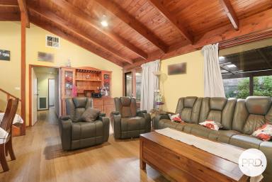 House For Sale - NSW - Lavington - 2641 - ELEVATED QUICKS HILL LOCATION (Image 2)
