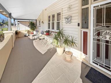 House For Sale - NSW - Leeton - 2705 - FAMILY HOME WITH CHARACTER (Image 2)