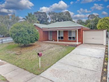 House Leased - VIC - North Bendigo - 3550 - Great Location!  (Image 2)