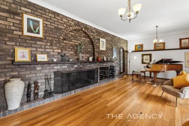 House For Sale - WA - Hovea - 6071 - Timeless Hills Living on Five Acres – Iconic Les Friday Character Home  (Image 2)