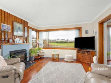 House For Sale - TAS - Latrobe - 7307 - Opportunity Knocks  (Image 2)