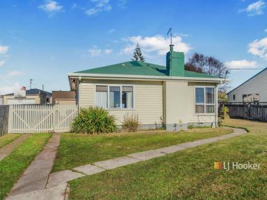 House For Sale - TAS - Devonport - 7310 - What A Great Place!  (Image 2)