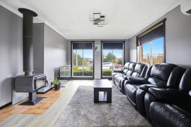 House For Sale - TAS - Summerhill - 7250 - Fantastic location - "Now Under Contract"  (Image 2)