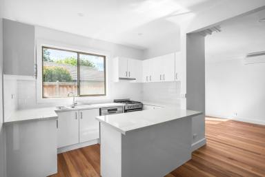 House For Lease - VIC - Mentone - 3194 - RENOVATED | BRIGHT & SPACIOUS | GREAT LOCATION (Image 2)
