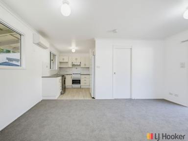 House For Sale - NSW - North Batemans Bay - 2536 - Over 55's Permanent Living Beautifully Renovated - Pet Friendly - Live Here 365 Days a Year! (Image 2)
