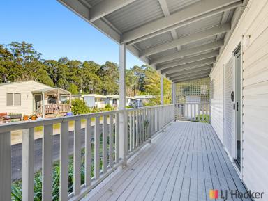 House For Sale - NSW - North Batemans Bay - 2536 - Over 55's Permanent Living Beautifully Renovated - Pet Friendly - Live Here 365 Days a Year! (Image 2)
