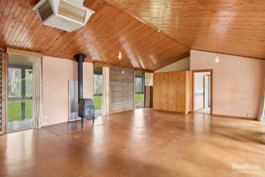 House For Sale - SA - McLaren Vale - 5171 - Nature Lover’s Paradise on 2.3 Acres (Approx.) (Image 2)