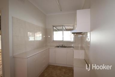 Unit For Lease - NSW - Inverell - 2360 - Tidy 1 Bedroom Unit  (Image 2)