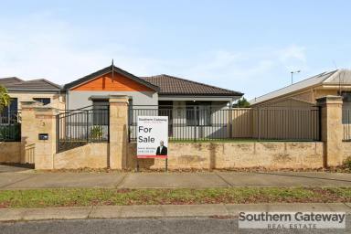House For Sale - WA - Baldivis - 6171 - MODERN, LOW MAINTENANCE LIVING IN A GREAT BALDIVIS LOCATION  (Image 2)