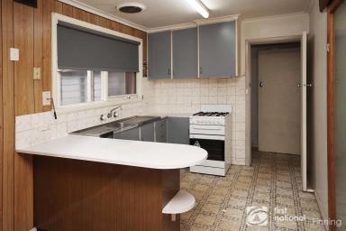 House For Lease - VIC - Cranbourne - 3977 - Prime location on a spacious block  (Image 2)