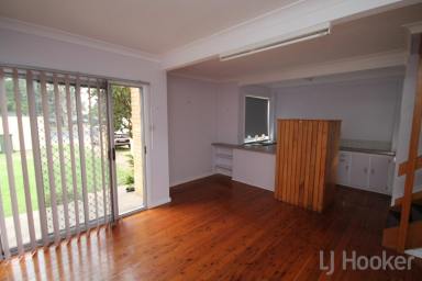 Unit For Lease - NSW - Inverell - 2360 - Tidy unit on Albion Hill (Image 2)
