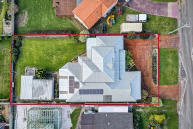 House For Sale - WA - Mira Mar - 6330 - Prestigious Family Retiree Living with Multi-Options (Image 2)