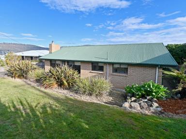 House For Sale - TAS - New Norfolk - 7140 - Comfortable Living in a Convenient Location (Image 2)