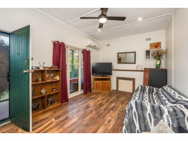 House For Sale - SA - Mannum - 5238 - Affordable Home on Large Allotment (Image 2)