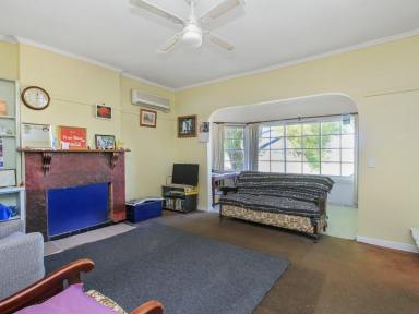 House For Sale - VIC - Bairnsdale - 3875 - RURAL OUTLOOK ON THE EDGE OF TOWN  (Image 2)