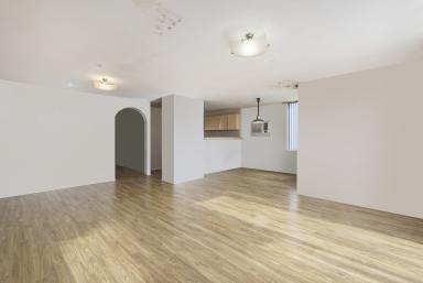 Apartment For Sale - WA - Mandurah - 6210 - INCREDIBLE OPPORTUNITY IN LAKESIDE VILLAS  (Image 2)