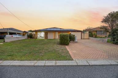 House For Sale - WA - Quinns Rocks - 6030 - In a word: Ease  (Image 2)