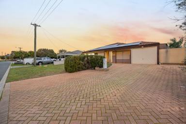 House For Sale - WA - Quinns Rocks - 6030 - In a word: Ease  (Image 2)