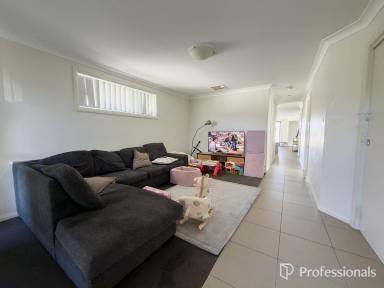 House For Lease - NSW - Oxley Vale - 2340 - 22 Tulipwood Crescent, Oxley Vale  (Image 2)