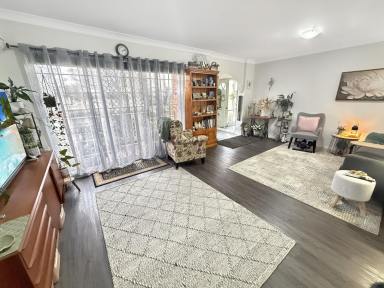 Unit For Sale - NSW - Leeton - 2705 - AMAZING OUTLOOK, CONVENIENT LOCATION  (Image 2)