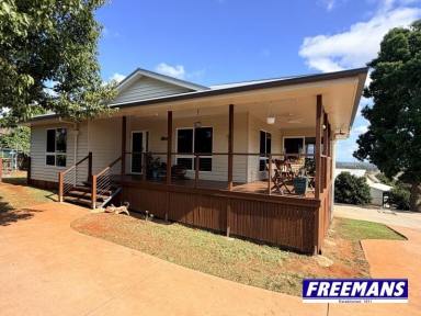 House For Sale - QLD - Kingaroy - 4610 - Half an acre, a rear find on hospital hill  (Image 2)