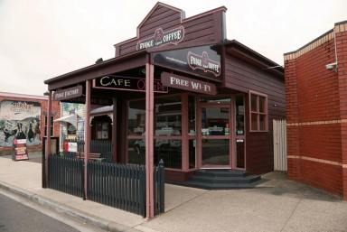 House For Sale - TAS - Sheffield - 7306 - Prime Position and Opportunity in The Town of Murals  (Image 2)