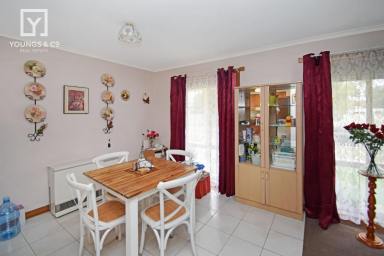 Unit For Sale - VIC - Mooroopna - 3629 - WELL PRESENTED LARGE TWO BEDROOM UNIT (Image 2)