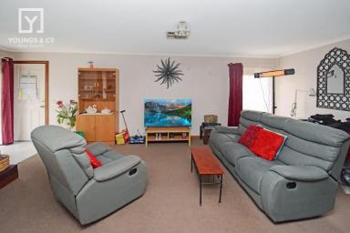 Unit For Sale - VIC - Mooroopna - 3629 - WELL PRESENTED LARGE TWO BEDROOM UNIT (Image 2)