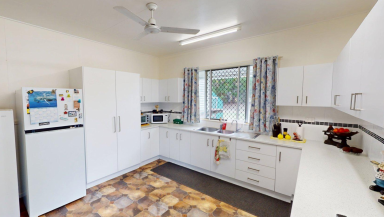 House For Sale - QLD - Gayndah - 4625 - Move-In Ready Family Home on a Spacious 1,012m² Allotment  (Image 2)