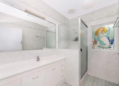 House For Sale - QLD - Aitkenvale - 4814 - OVERLOOKS PARK WITH OWN POOL AT REAR! (Image 2)