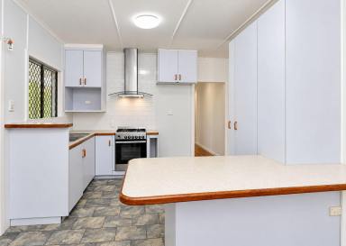 House For Sale - QLD - Aitkenvale - 4814 - OVERLOOKS PARK WITH OWN POOL AT REAR! (Image 2)