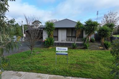 House Sold - VIC - Rochester - 3561 - SOLID FAMILY HOME WITH GREAT BONES, SPACIOUS ENTERTAINING & OUTSTANDING POTENTIAL  (Image 2)