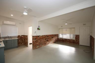 Unit For Sale - VIC - Rochester - 3561 - UNIT CLOSE TO ROCHESTER TOWN CENTER  (Image 2)