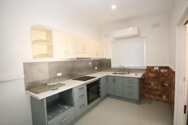 Unit For Sale - VIC - Rochester - 3561 - UNIT CLOSE TO ROCHESTER TOWN CENTER  (Image 2)
