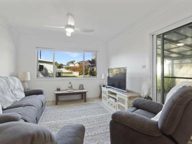 House For Sale - NSW - Old Bar - 2430 - COASTAL RETREAT WITH FUTURE POTENTIAL  (Image 2)